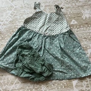 Baby girl geometric green dress 6M Carter’s